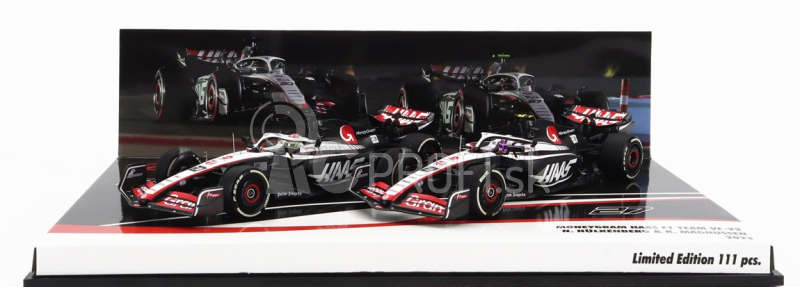 Minichamps Haas F1 Set 2x Fw23 Team Moneygram Haas N 20 Sezóna 2023 Kevin Magnussen + N 27 Sezóna 2023 Nico Hulkenberg 1:43 Biela čierna červená