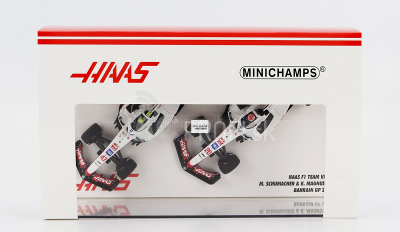 Minichamps Haas F1 Set 2x Vf-22 Ferrari Team Haas N 20 5th Bahrain GP 2022 Kevin Magnussen + N 47 Bahrain GP 2022 Mick Schumacher 1:43 Biela čierna červená