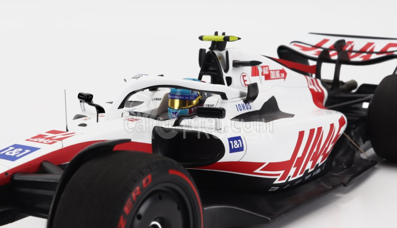 Minichamps Haas F1 Vf-22 Ferrari Team Haas N 47 8. (prvé body) Silverstone British GP 2022 Mick Schumacher 1:18 Biela čierna červená