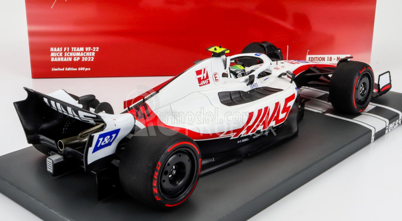 Minichamps Haas F1 Vf-22 Ferrari Team Haas N 47 Bahrain Gp 2022 Mick Schumacher 1:18 Biela čierna červená