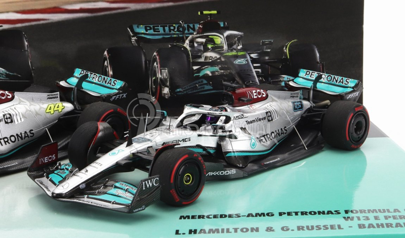 Minichamps Mercedes gp F1 Set 2x W13e Team Mercedes-amg Petronas F1 N 44 3. GP Bahrajnu 2022 Lewis Hamilton + N 63 4. GP Bahrajnu 2022 George Russel 1:43 Silver Green