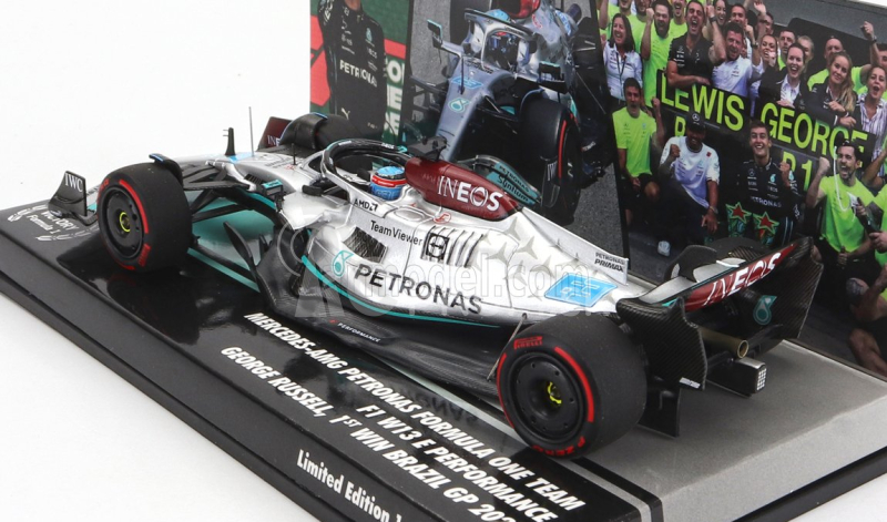 Minichamps Mercedes gp F1 W13e Team Mercedes-amg Petronas F1 N 63 (prvé víťazstvo v F1) Víťaz Brazilian Gp 2022 George Russel 1:43 Silver Green