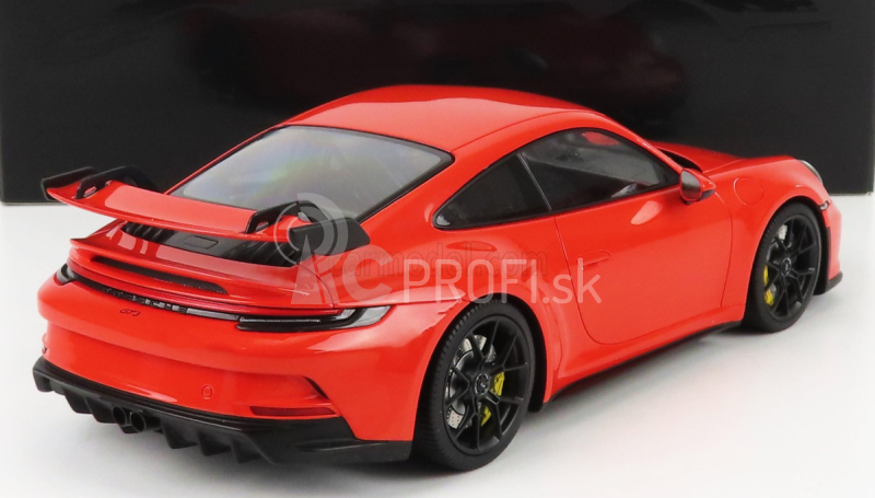 Minichamps Porsche 911 992 Gt3 Coupe 2021 - čierne kolesá 1:18 oranžová