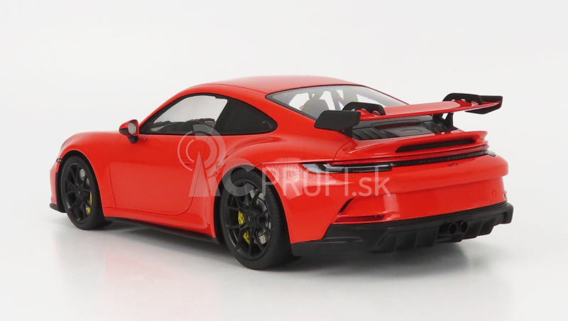 Minichamps Porsche 911 992 Gt3 Coupe 2021 - čierne kolesá 1:18 oranžová