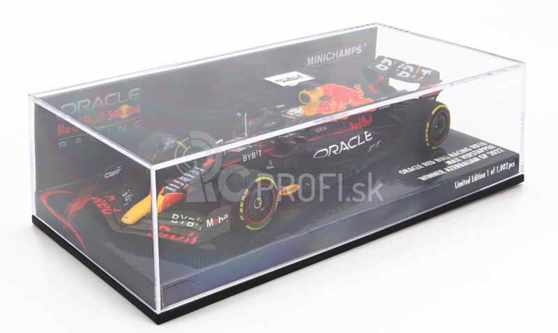 Minichamps Red bull F1 Rb18 Team Oracle Red Bull Racing N 1 Majster sveta Víťaz Azerbajdžan Gp 2022 Max Verstappen 1:43 Matná modrá žltá červená