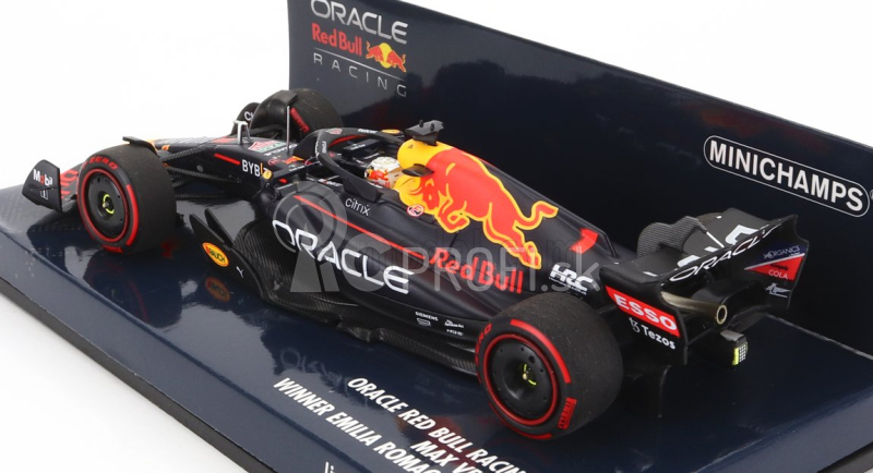 Minichamps Red bull F1 Rb18 Team Oracle Red Bull Racing N 1 Majster sveta Víťaz Emilia Romagna Taliansko Gp 2022 Max Verstappen 1:43 Matná modrá žltá červená