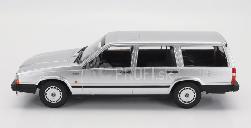 Minichamps Volvo 740gl Sw Station Wagon 1986 1:18 Strieborná