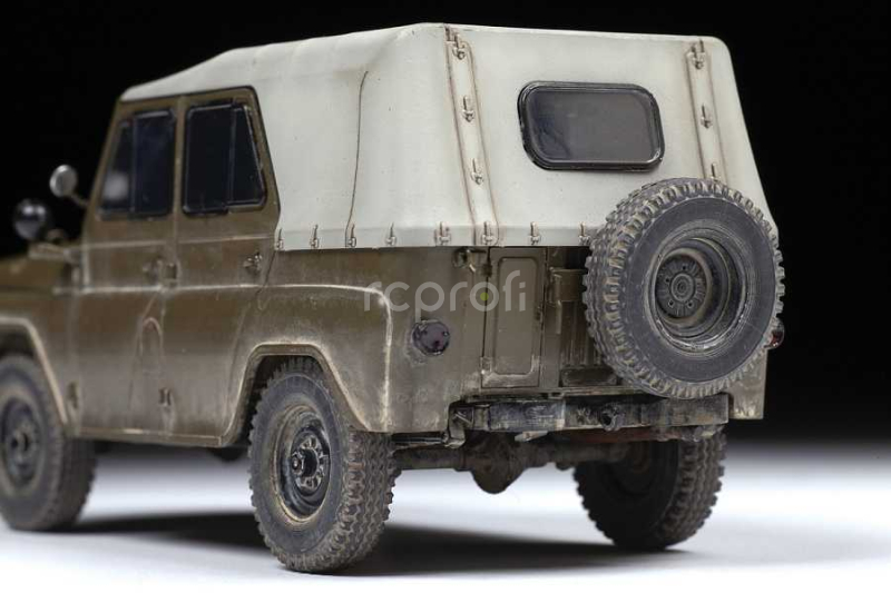 Model kit military 3629 - UAZ-469 sovietske terénne vozidlo 4WD (1:35)