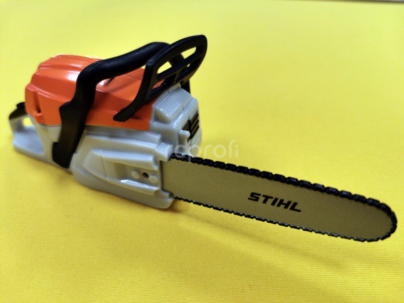 Model motorovej píly Stihl so zvukom 1:10