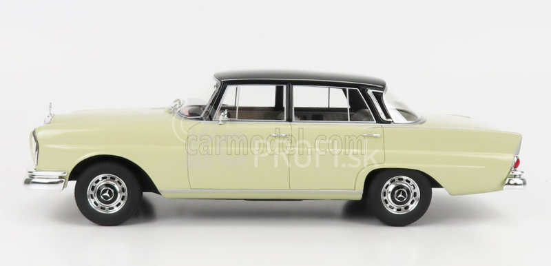 Modely v mierke Cult-scale Mercedes benz 220se (w111) 1959 1:18 White Black