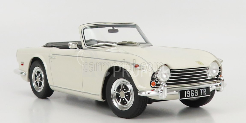 Modely v mierke Cult-scale Triumph Tr5 Spider 1967 1:18 Biela