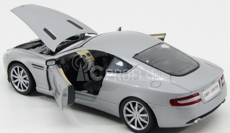 Motor-max Aston martin Db9 Coupe 2004 1:18 Strieborná