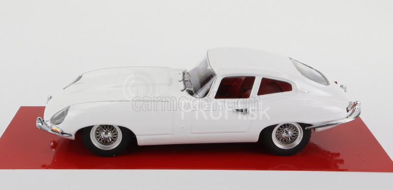 Najlepší model Jaguar E-type Coupe 1963 - Osobné auto Eva Kant 1:43 Biela