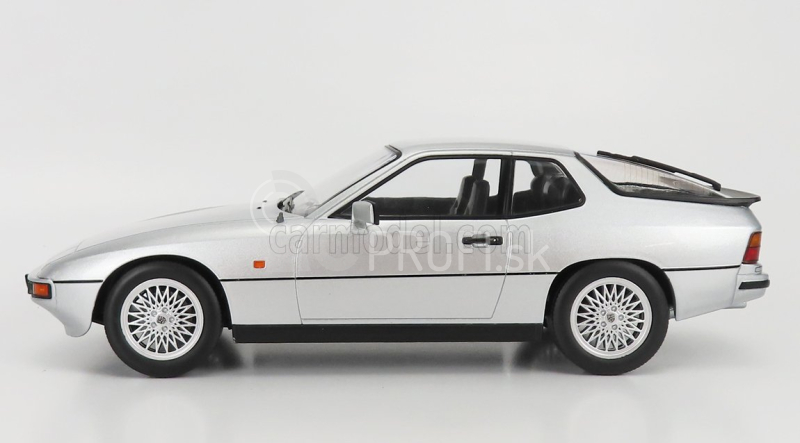 Porsche 924 Turbo Coupe 1986 v mierke 1:18 strieborná