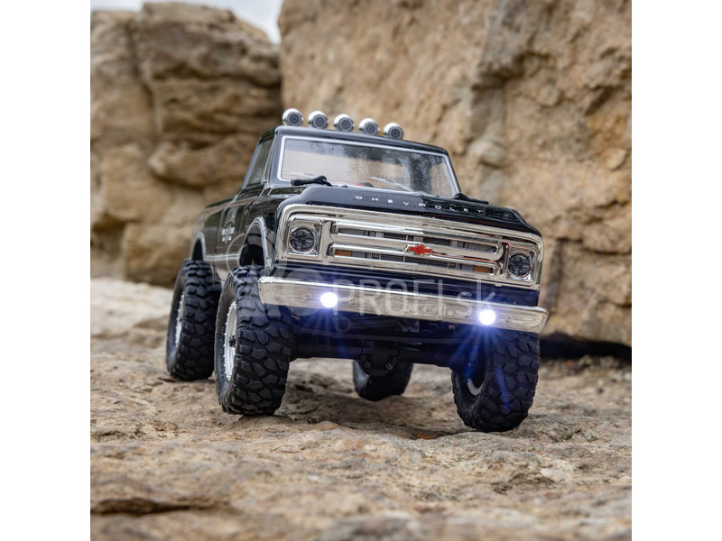 RC auto Axial SCX24 Chevrolet C10 1967 1:24 4WD RTR, čierne