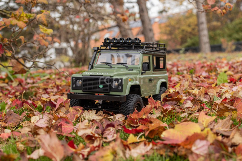 RC auto Land Rover Defender T98 V2 1/12, zelená + náhradná batéria