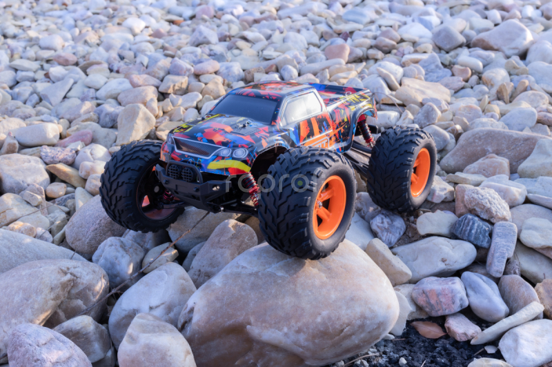 RC auto RMT Dominator Monster, oranžová + náhradná batéria