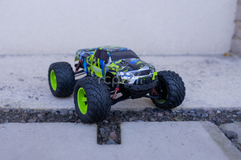 RC auto RMT Dominator Monster, zelené + náhradná batéria