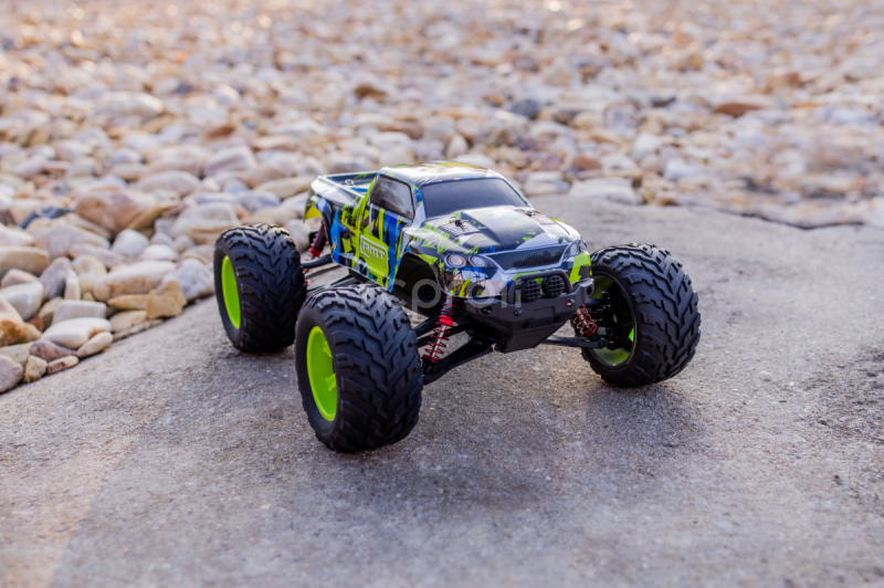 RC auto RMT Dominator Monster, zelené + náhradná batéria