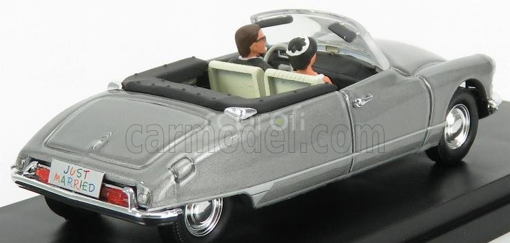 Rio-models Citroen Ds 19 Cabriolet Just Married 1961 s figúrkami 1:43 sivá