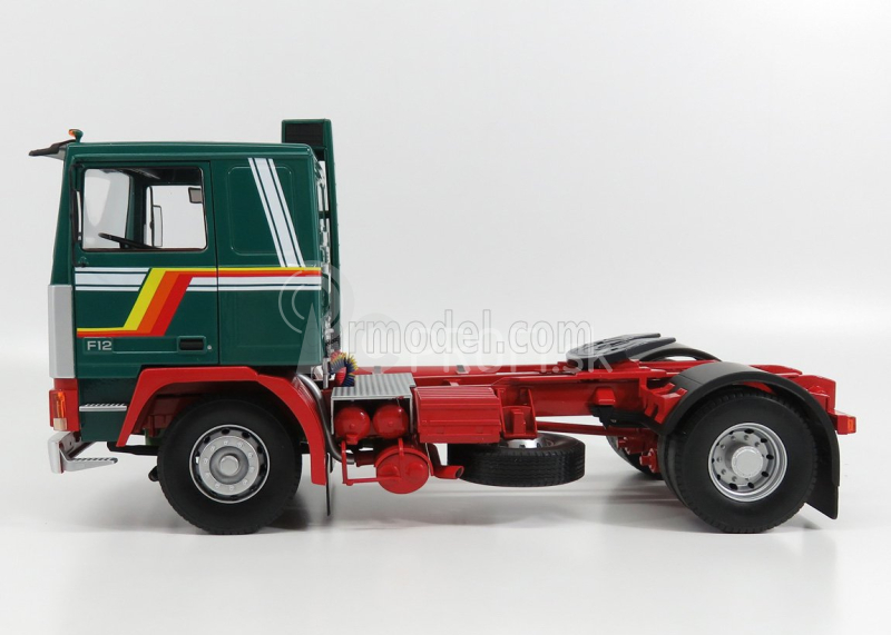 Road-kings Volvo F12 ťahač 1977 1:18 zelená červená