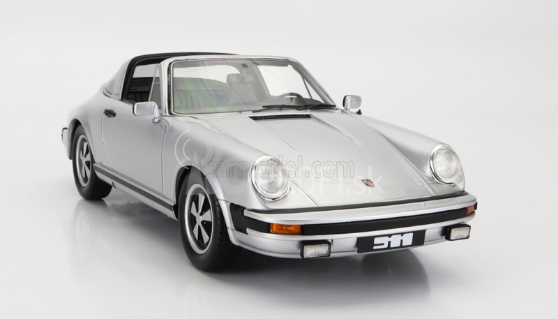 Schuco Porsche 911 Targa 1977 1:18 strieborná