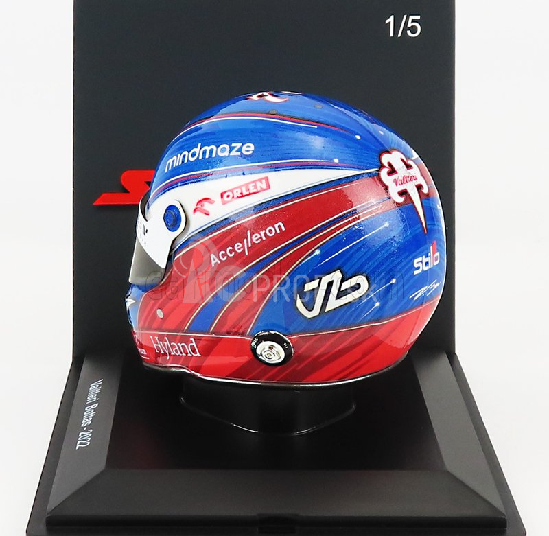 Spark-model prilby Bell F1 Casco Prilba Alfa Romeo C42 Team Orlen Racing N 77 Sezóna 2022 Valtteri Bottas 1:5 Modrá biela červená