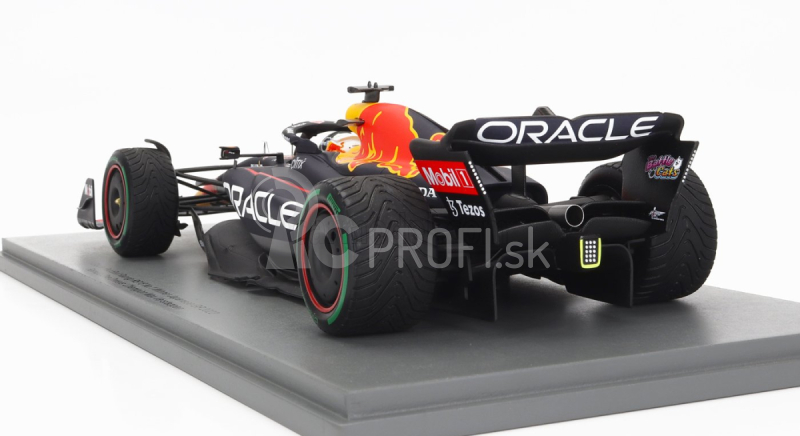 Spark-model Red bull F1 Rb18 Team Oracle Red Bull Racing N 1 Winner Japan Gp With Pit Board World Champion 2022 Max Verstappen 1:18 Matná modrá žltá červená