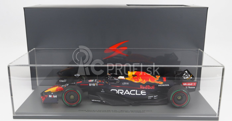 Spark-model Red bull F1 Rb18 Team Oracle Red Bull Racing N 1 Winner Japan Gp With Pit Board World Champion 2022 Max Verstappen 1:18 Matná modrá žltá červená