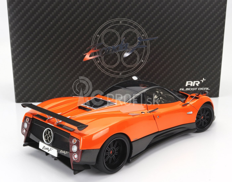 Takmer skutočný Pagani Zonda F 2005 1:18 Orange