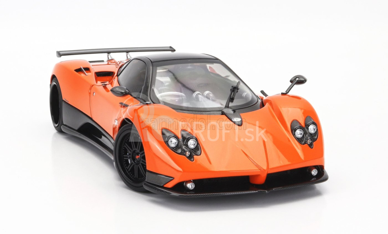 Takmer skutočný Pagani Zonda F 2005 1:18 Orange