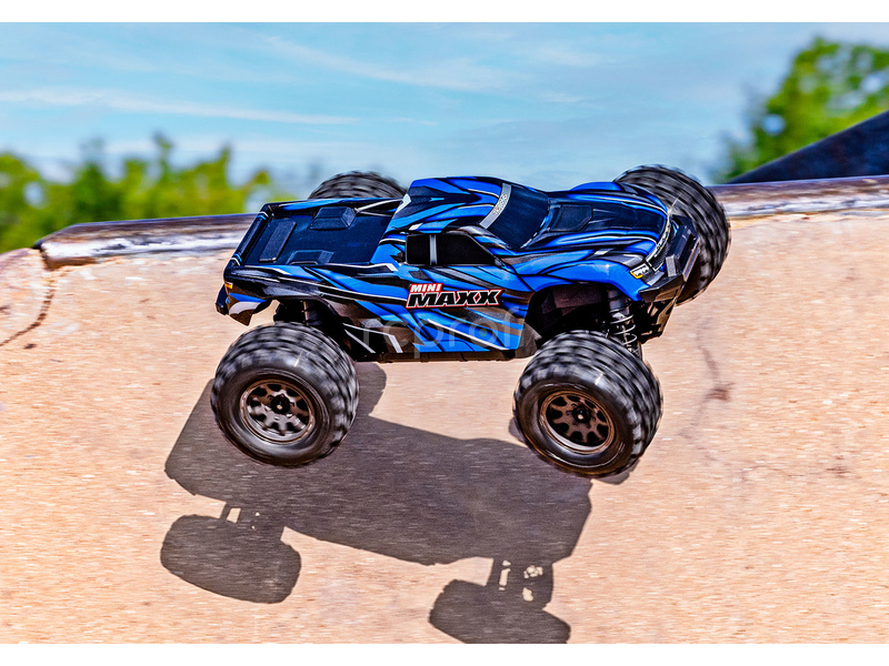 Traxxas Mini Maxx 1:12 BL-2s RTR čierny