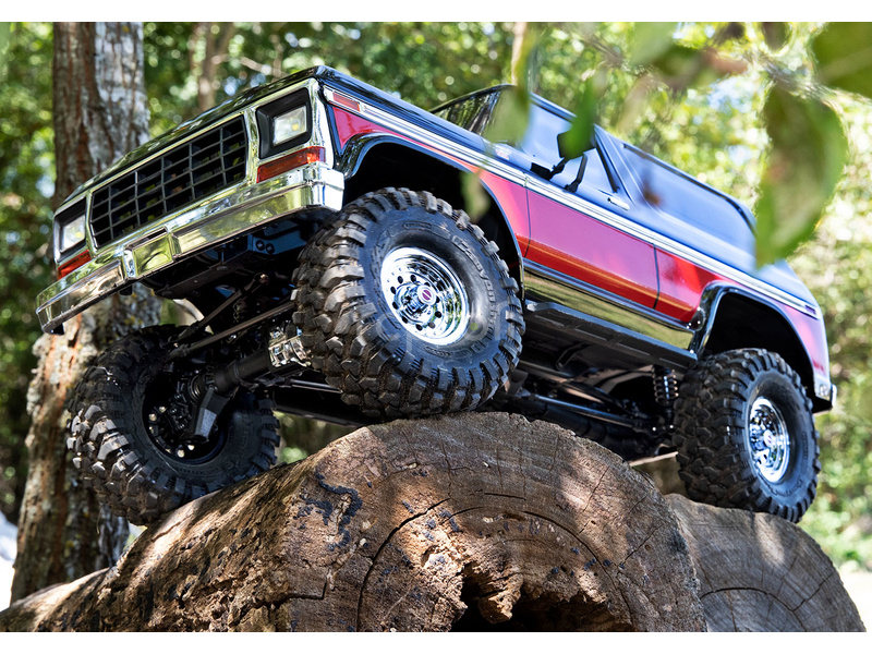 Traxxas TRX-4 Ford Bronco 1979 1:10 RTR červená