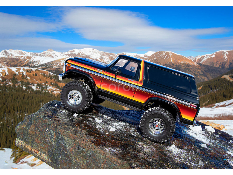 Traxxas TRX-4 Ford Bronco 1979 1:10 RTR červená