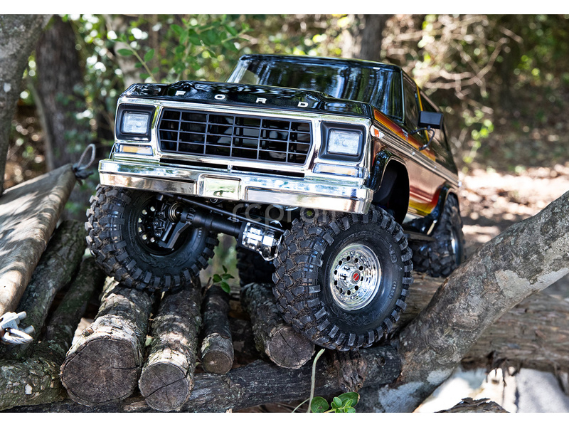 Traxxas TRX-4 Ford Bronco 1979 1:10 RTR červená