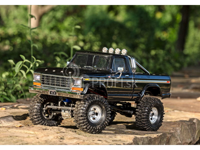 Traxxas TRX4-M Ford F-150 1979 1:18 RTR čierny