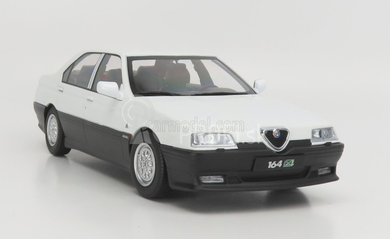 Triple9 Alfa romeo 164 Q4 1994 - Čierny interiér 1:18 Biela