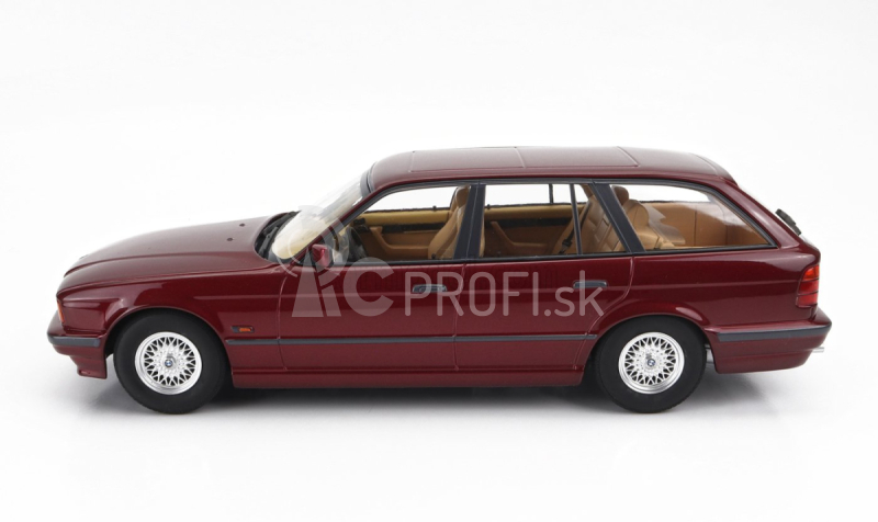 Triple9 BMW radu 5 Touring (e34) Sw Station Wagon 1996 1:18 Červená farba