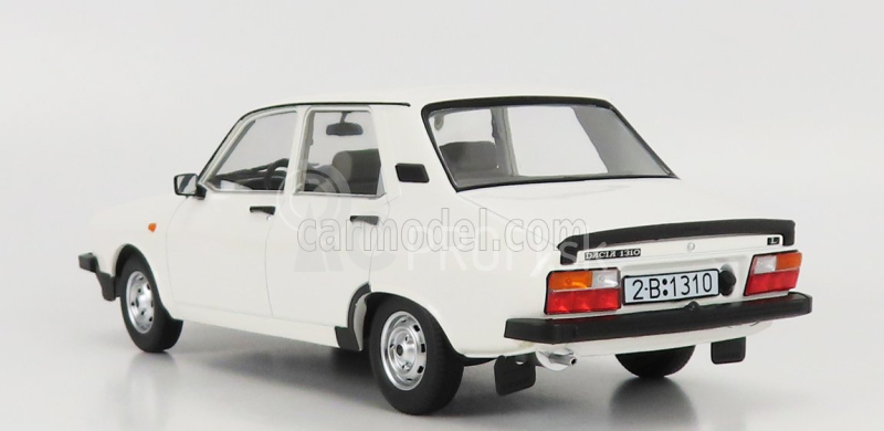 Triple9 Dacia 1310l 1993 1:18 Biela