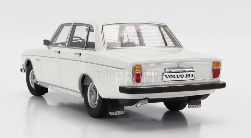 Triple9 Volvo 164 1970 1:18 Biela