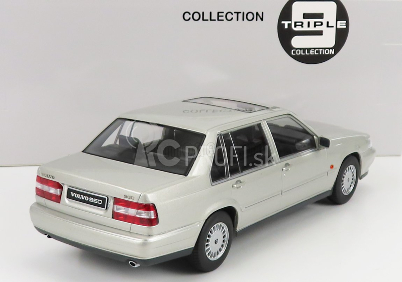 Triple9 Volvo 960 1996 1:18 Silver Sands Met