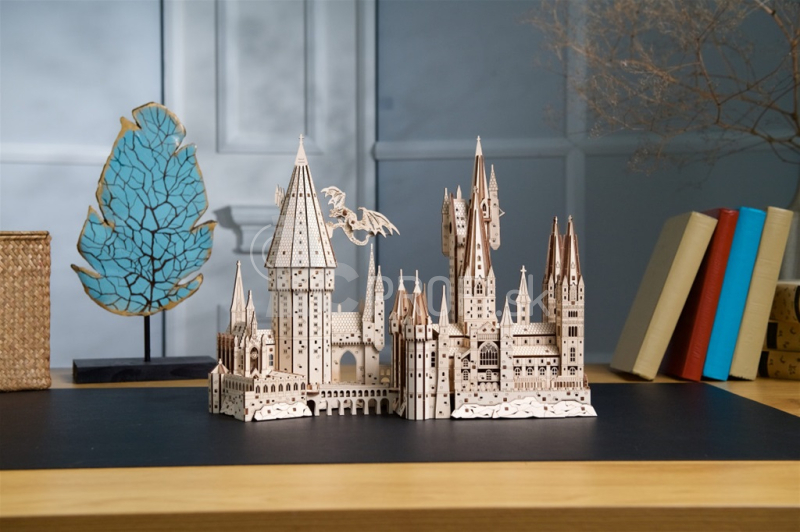 Ugears 3D drevené mechanické puzzle Hogwarts Castle, Harry Potter