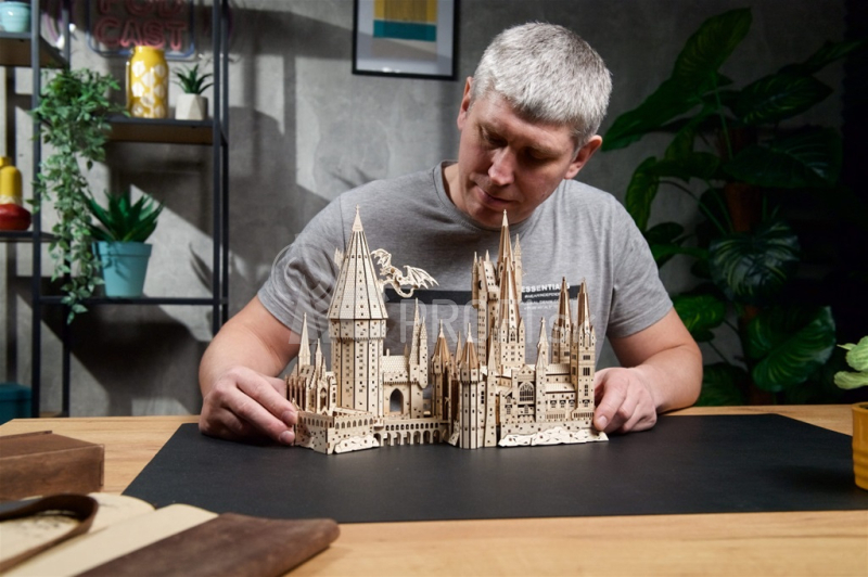 Ugears 3D drevené mechanické puzzle Hogwarts Castle, Harry Potter