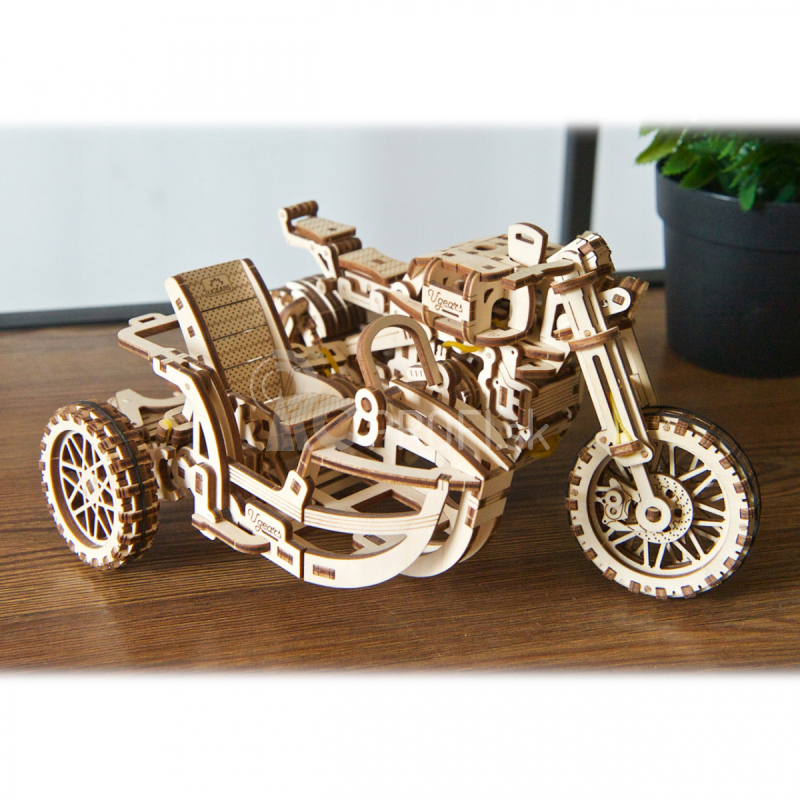 Ugears 3D drevené mechanické puzzle UGR-10 Motorka (scrambler) s vozíkom