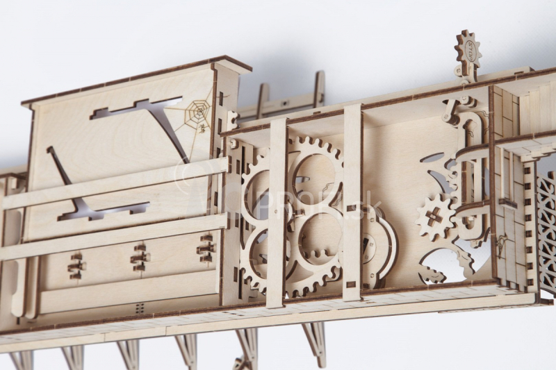 Ugears 3D drevené mechanické puzzle železničná plošina