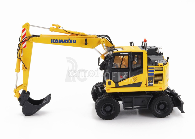 Universal hobbies Komatsu Pw148 Ruspa Gommata - traktorový škrabák 1:50 žltá čierna