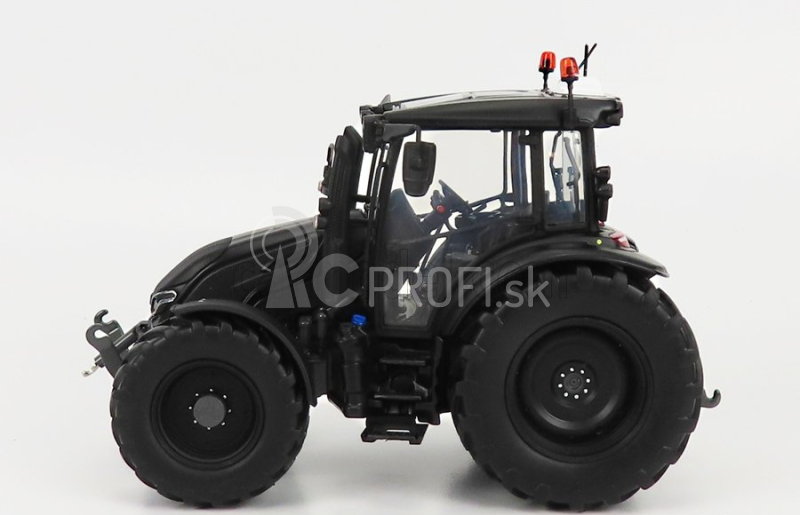 Universal hobbies Valtra G135 Tractor Unlimited 2017 1:32 čierna sivá