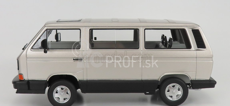 Volkswagen T3 Minibus Multivan Magnum 1987 v mierke 1:18 strieborný